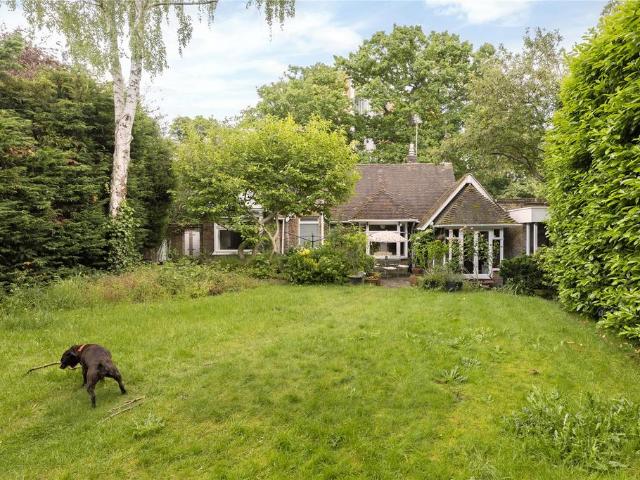 House for sale in Southfields, Greater London