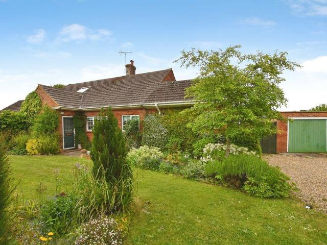 Bungalow for sale in Loosehanger, Lover