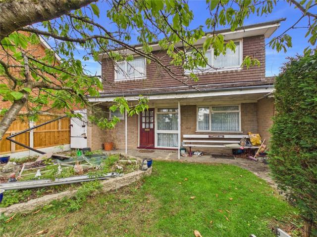 House for sale in Swan Street, Colchester