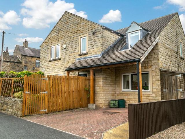 House for sale in Skelmanthorpe, West Yorkshire