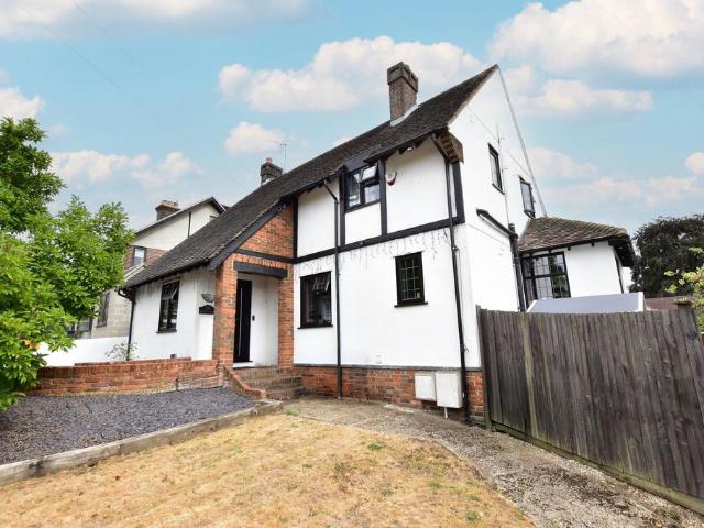 House for sale in Batchworth, Hertfordshire