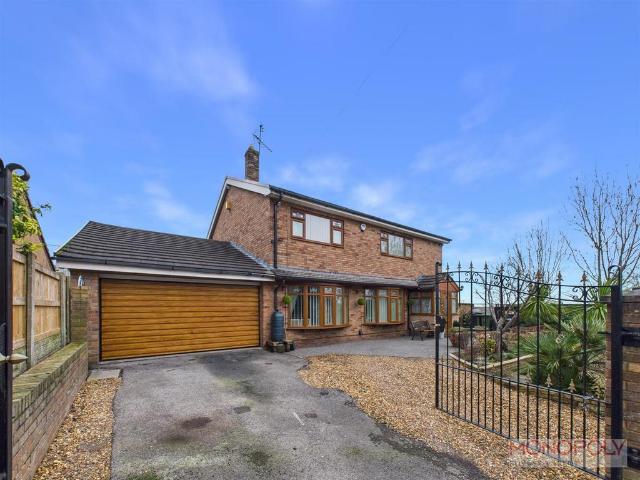 House for sale in Little Mountain, Wales