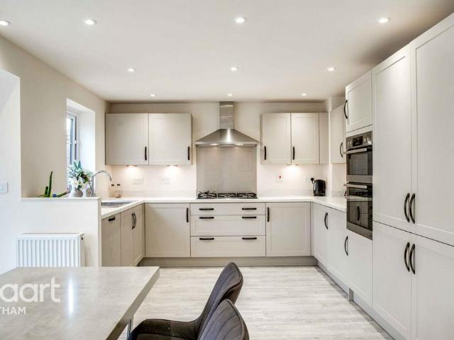 House for sale in Chipping Hill, Essex