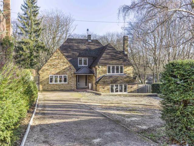 House for sale in Tewin Wood, East Hertfordshire