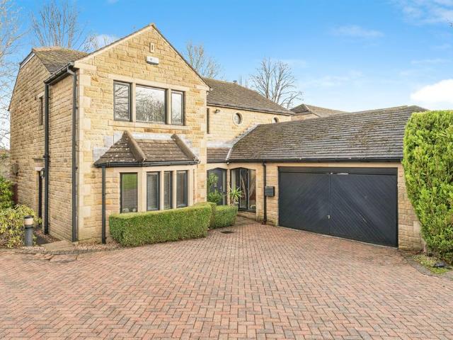 House for sale in Marsh, Lindley