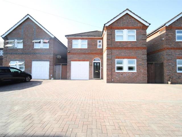 House for sale in Hammond Street, Broxbourne