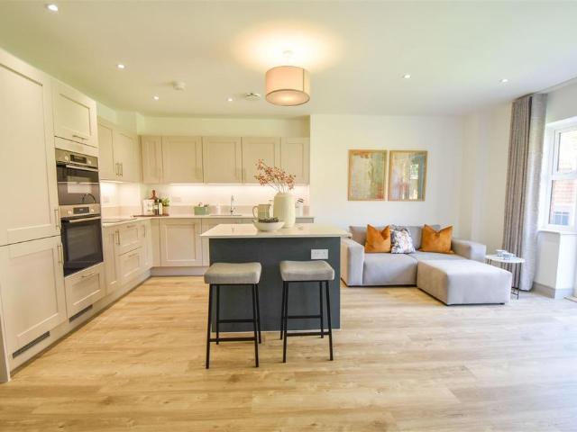 House for sale in Navestock Side, Essex