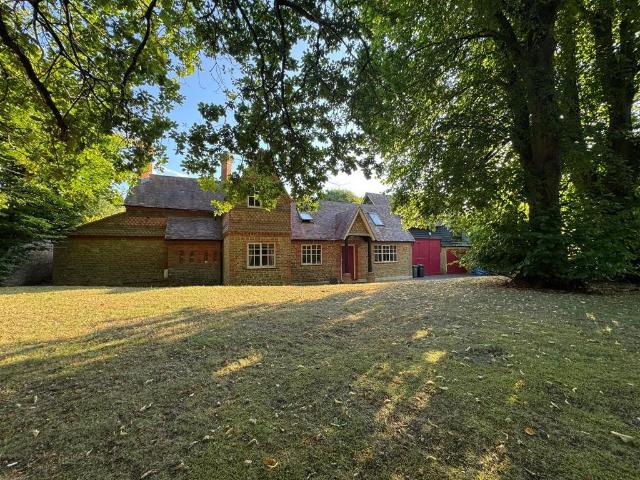 House for sale in Hurtmore, Guildford