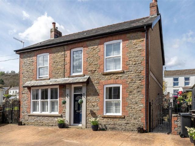 House for sale in Ystalyfera