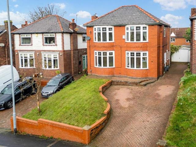 House for sale in The Brow, Halton