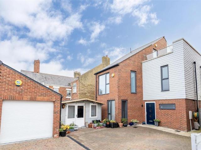 House for sale in Newbiggin by the Sea, Northumberland