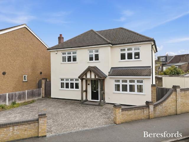 House for sale in Gidea Park, Greater London