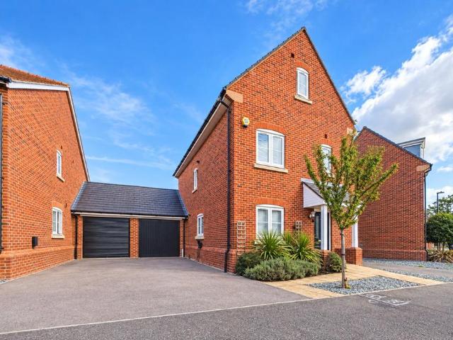 House for sale in Ryeish Green, Spencers Wood