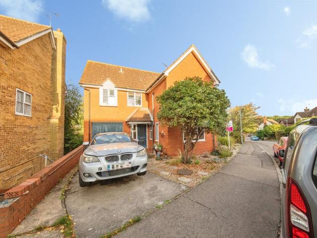 House for sale in Greenstead Estate, Colchester