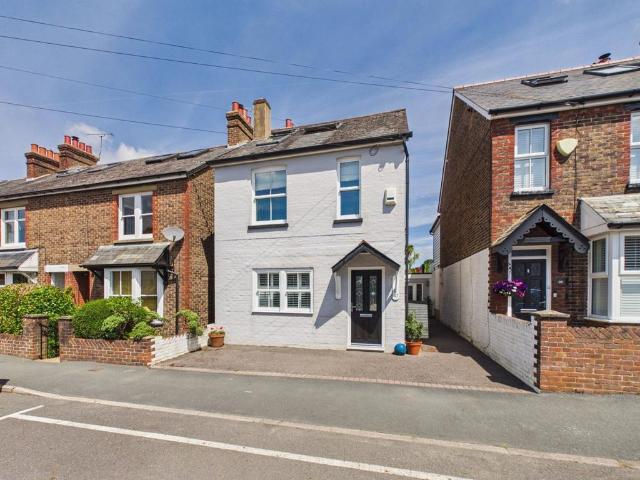 House for sale in Roffey, Horsham