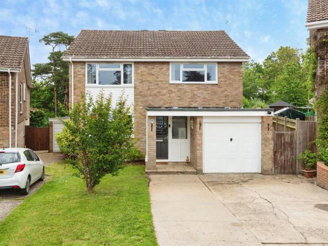 House for sale in Romford, Sandown Park