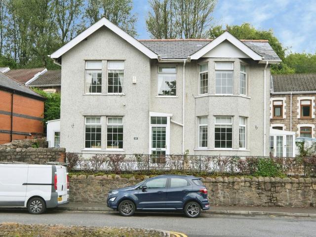 House for sale in Cwm, Waun-lwyd