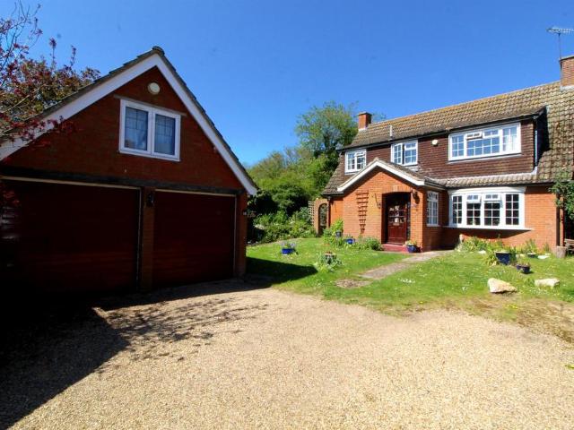 House for sale in Eggington, Bedfordshire