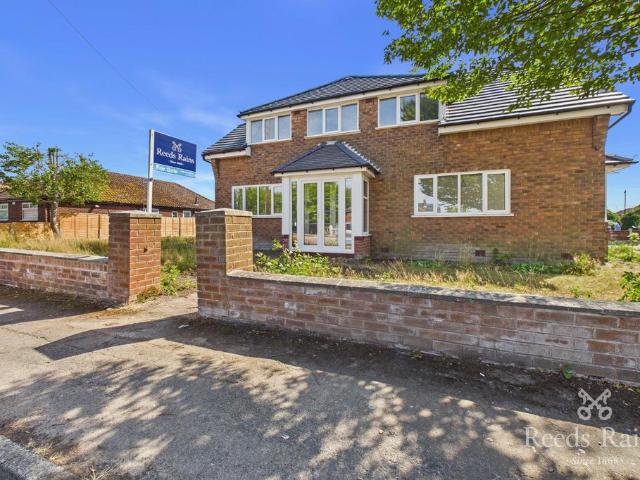 House for sale in Heald Green, Greater Manchester