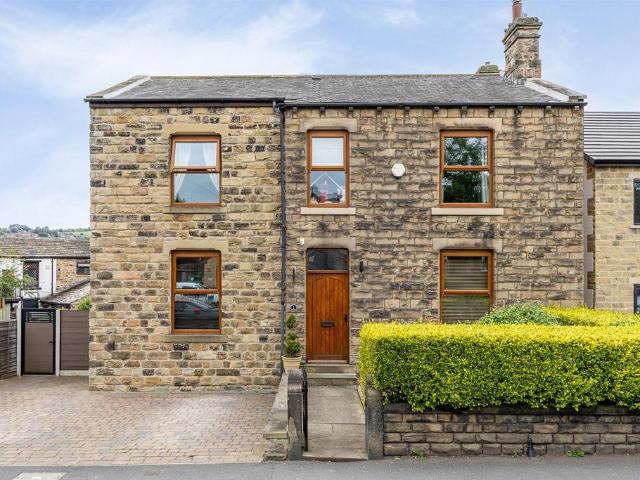 House for sale in Mirfield, West Yorkshire