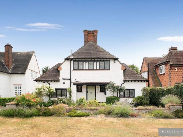 House for sale in Gidea Park, Greater London