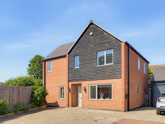 House for sale in Barton In Fabis, East Midlands