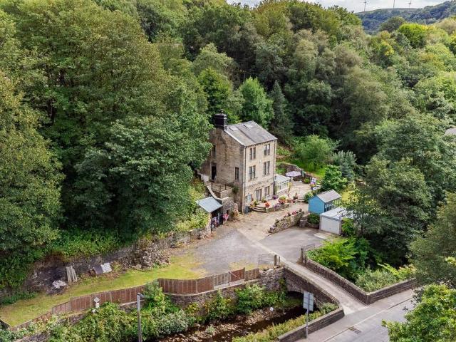 House for sale in Walsden, West Yorkshire