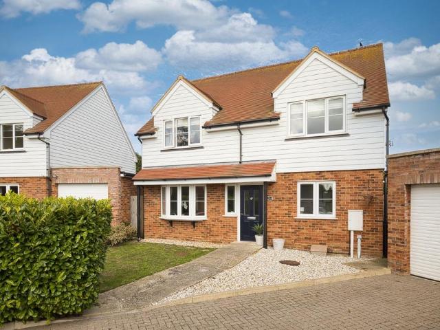 House for sale in Dumpton, Acol