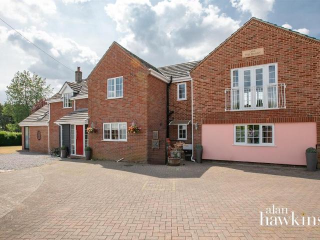 House for sale in Lyneham and Bradenstoke, Bradenstoke
