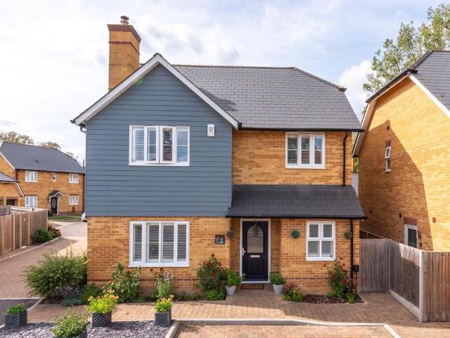 House for sale in Oad Street, Kent