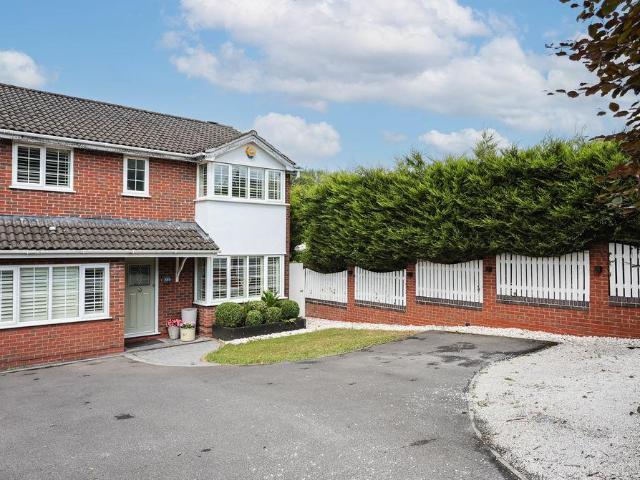 House for sale in Thornhill, Wigan