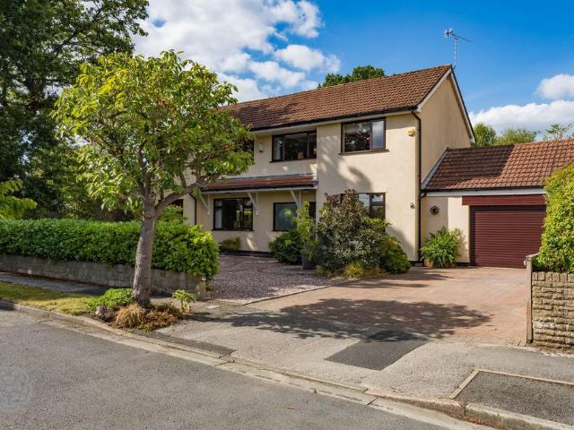 House for sale in Twiss Green, Warrington