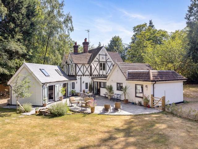 House for sale in Slaugham, Perryfields