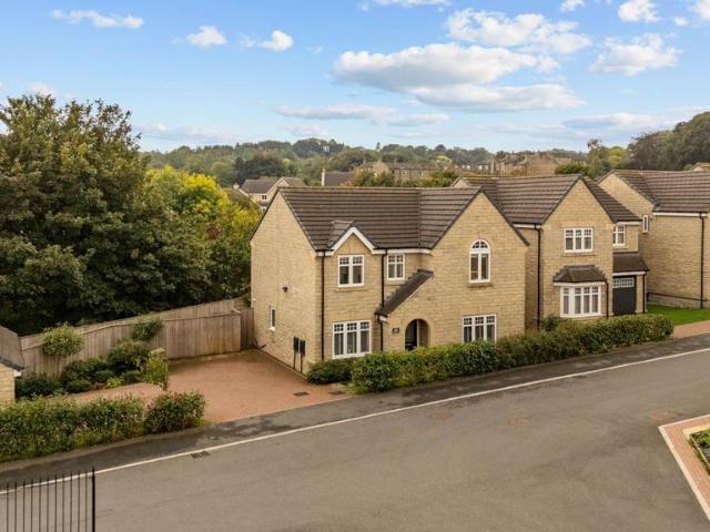 House for sale in Lindley, Kirklees
