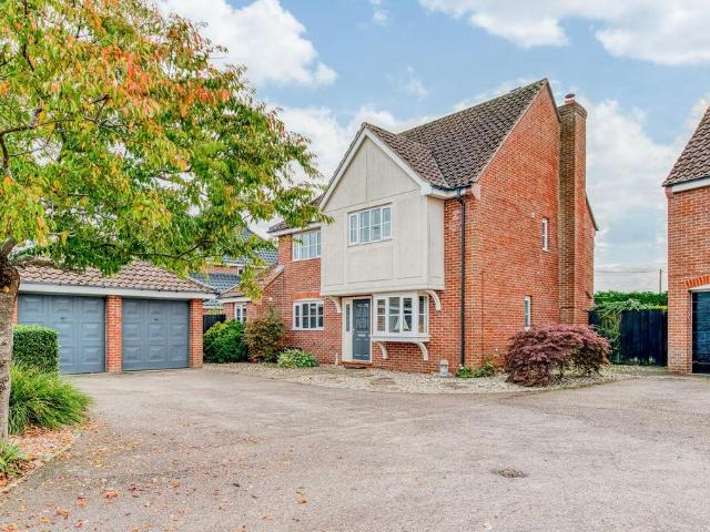 House for sale in Thorpe Marriott, Broadland