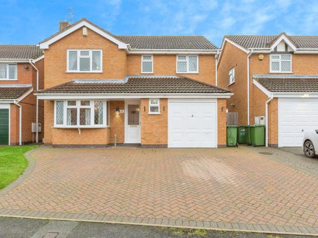House for sale in Whetstone, Pinfold