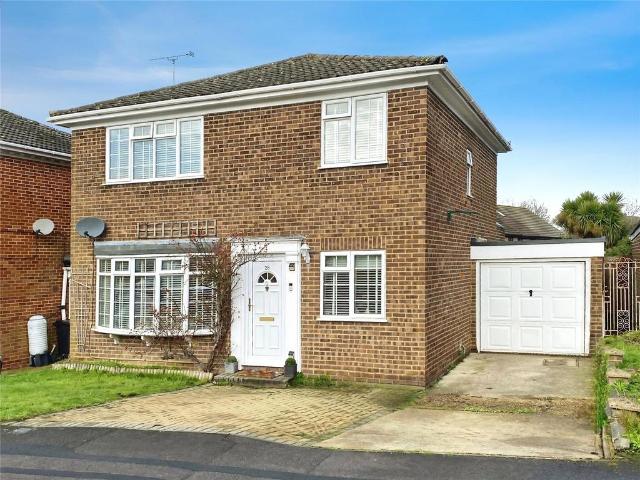House for sale in Finchampstead