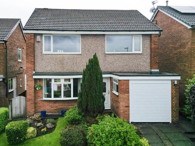 House for sale in Firgrove, Burnedge