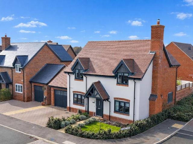 House for sale in Ickford