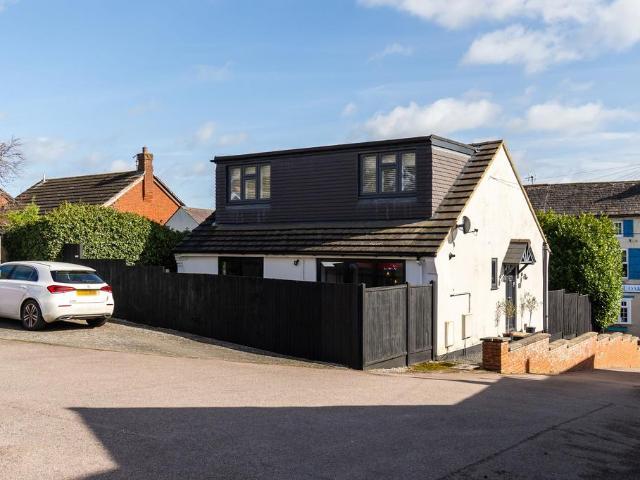House for sale in Stanford On Avon, Leicestershire