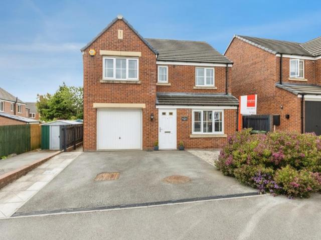 House for sale in Horbury Bridge, West Yorkshire