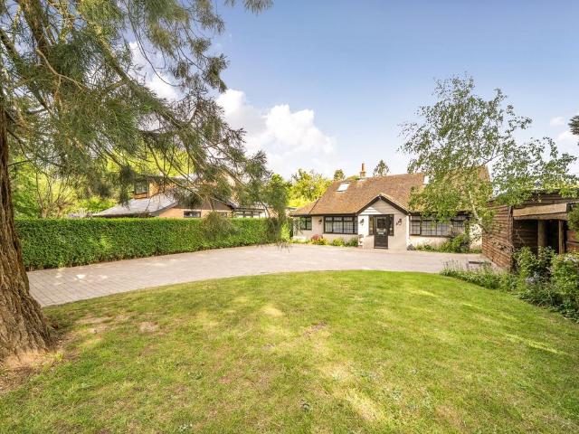House for sale in Hillview, Surrey