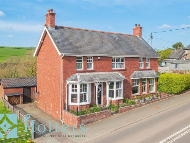 House for sale in Llanerfyl, Wales