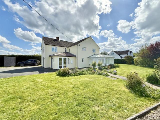 House for sale in Bromsberrow Heath, Gloucestershire