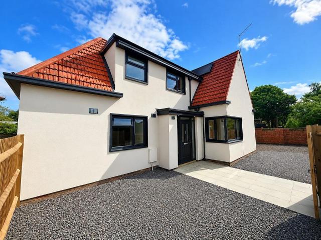 House for sale in Rowner, Middlecroft