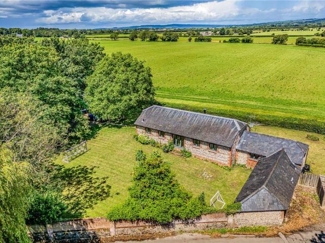 House for sale in Oving, Littlecote