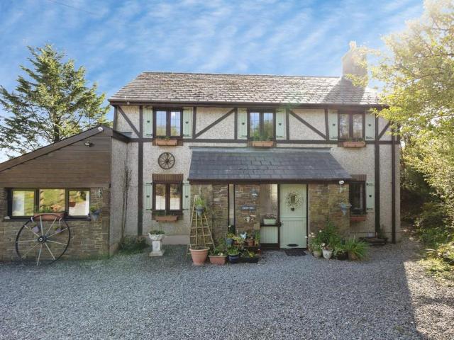 House for sale in Llangyndeyrn, Meinciau