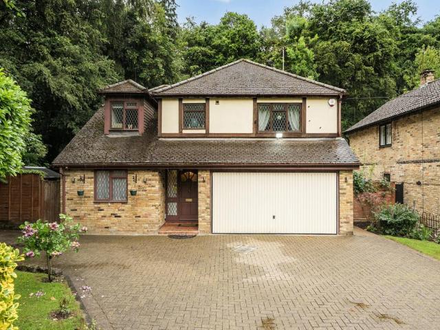 House for sale in Batchworth, Hertfordshire