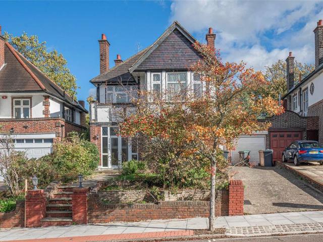 House for sale in Muswell Hill, Greater London