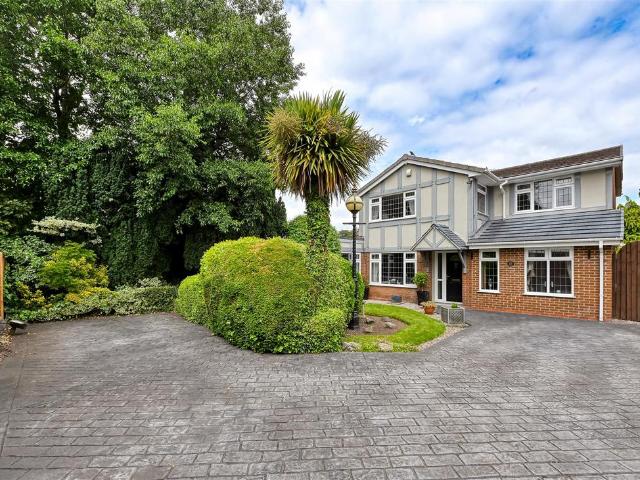 House for sale in Tettenhall, West Midlands